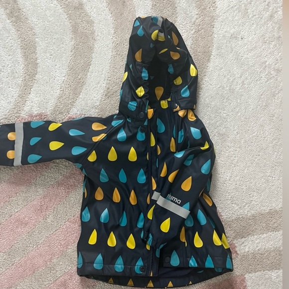 Kids' Waterproof Raincoat with Reflective Details - Picture 2 of 6